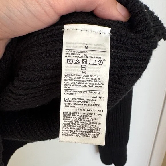 Old Navy Women's Classic Black Cardigan - Picture 7 of 8